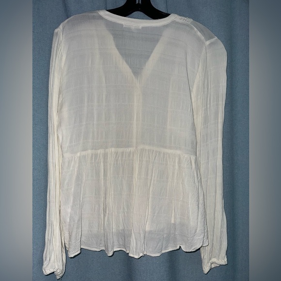 Maurice’s Crochet Trim Button Down Blouse SZ Small - Picture 8 of 8